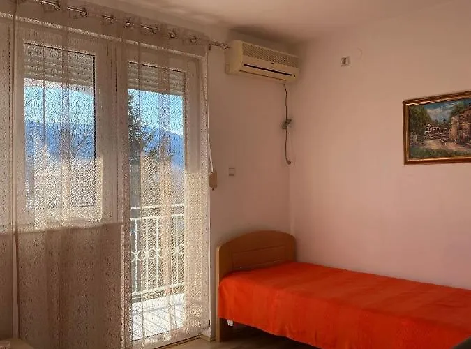 アパート Bisa ソコバニャ